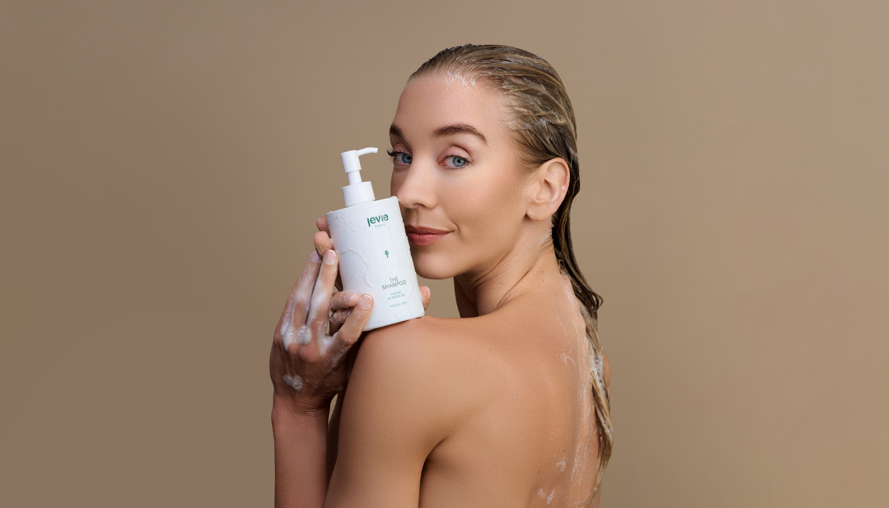 The Trend: Why Skipping Conditioner Is the New Minimalist Power Move