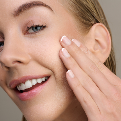 THE MAKEUP REMOVER OIL