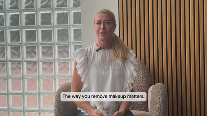 THE MAKEUP REMOVER OIL